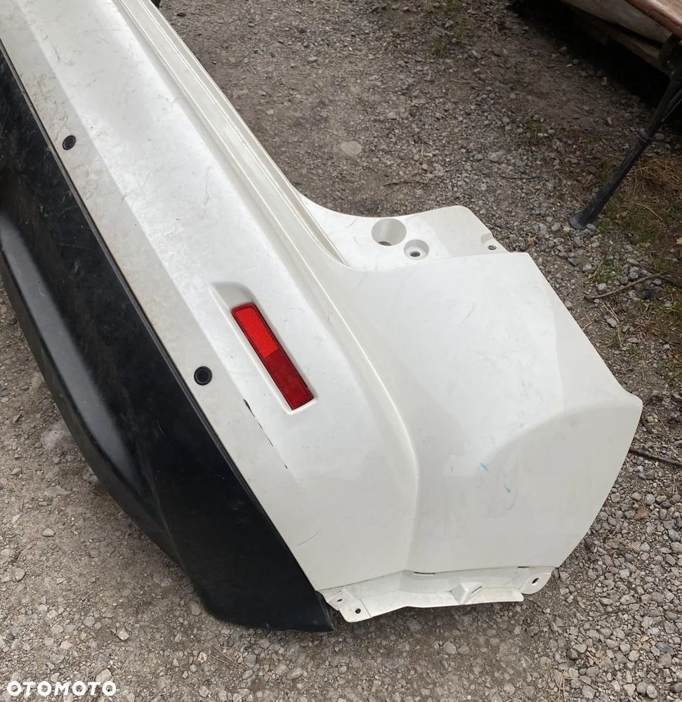 Zderzak tył NISSAN JUKE I z czujnikami parkowania - 4