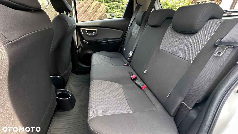 Toyota Yaris - 12