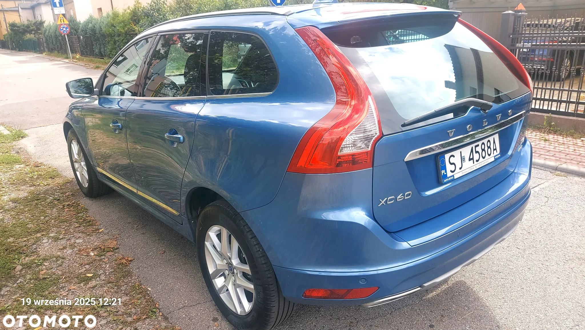 Volvo XC 60 D4 AWD Summum - 3