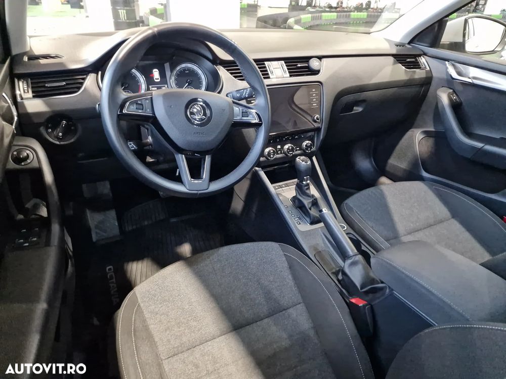 Skoda Octavia 1.6 TDI DSG Style - 15