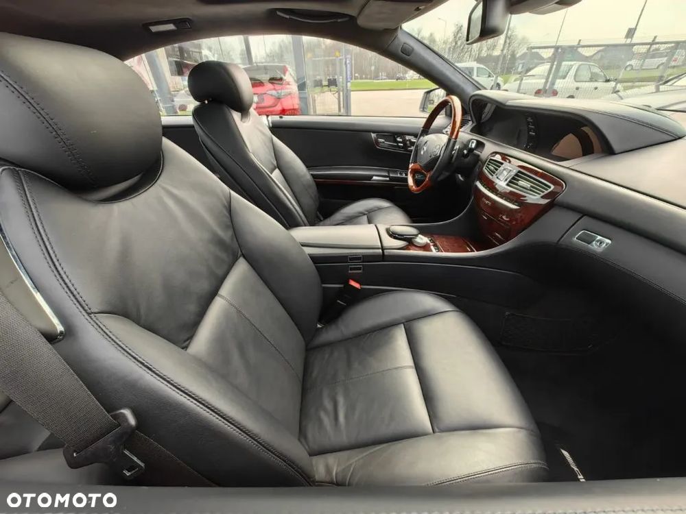 Mercedes-Benz CL 500 4-Matic BlueEff - 25