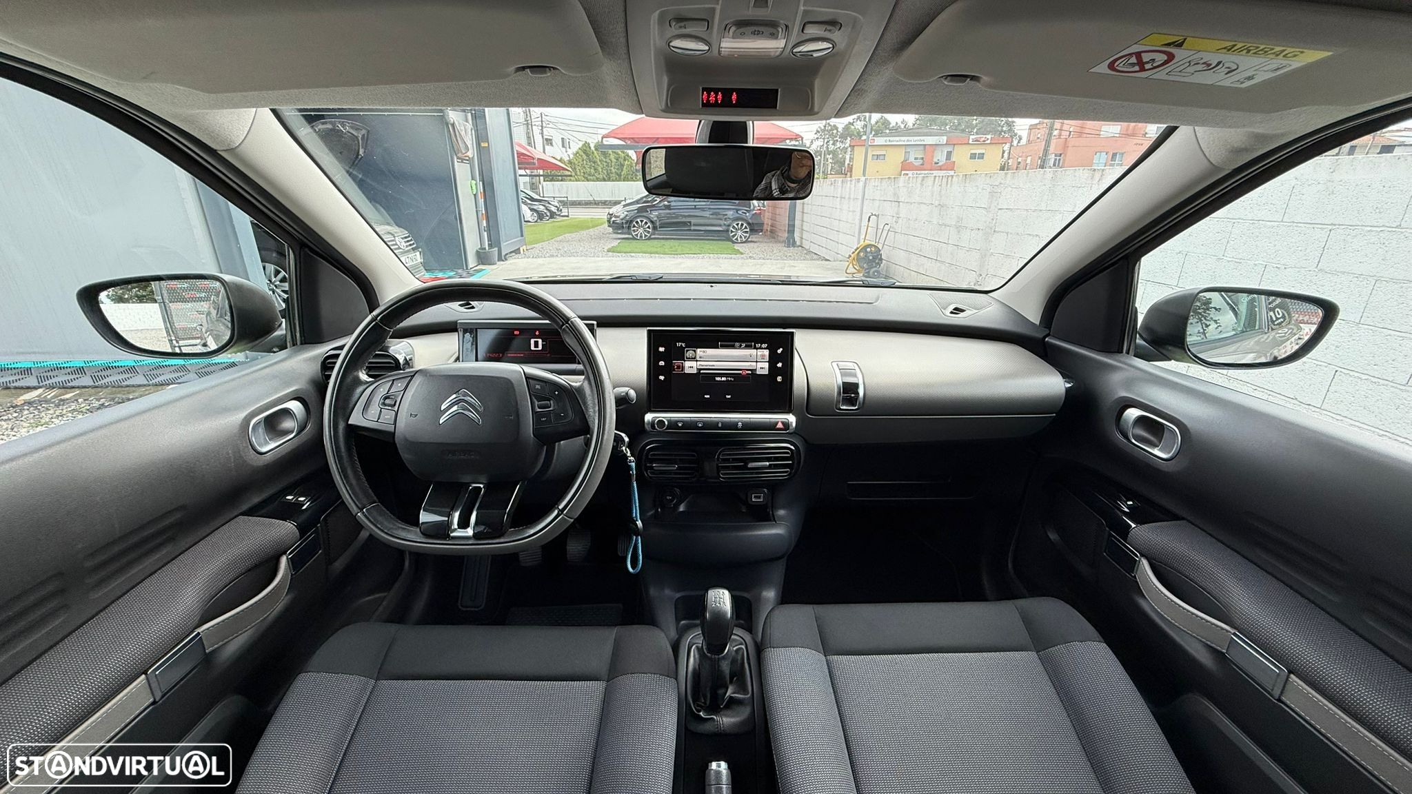 Citroën C4 Cactus 1.2 PureTech Shine - 19