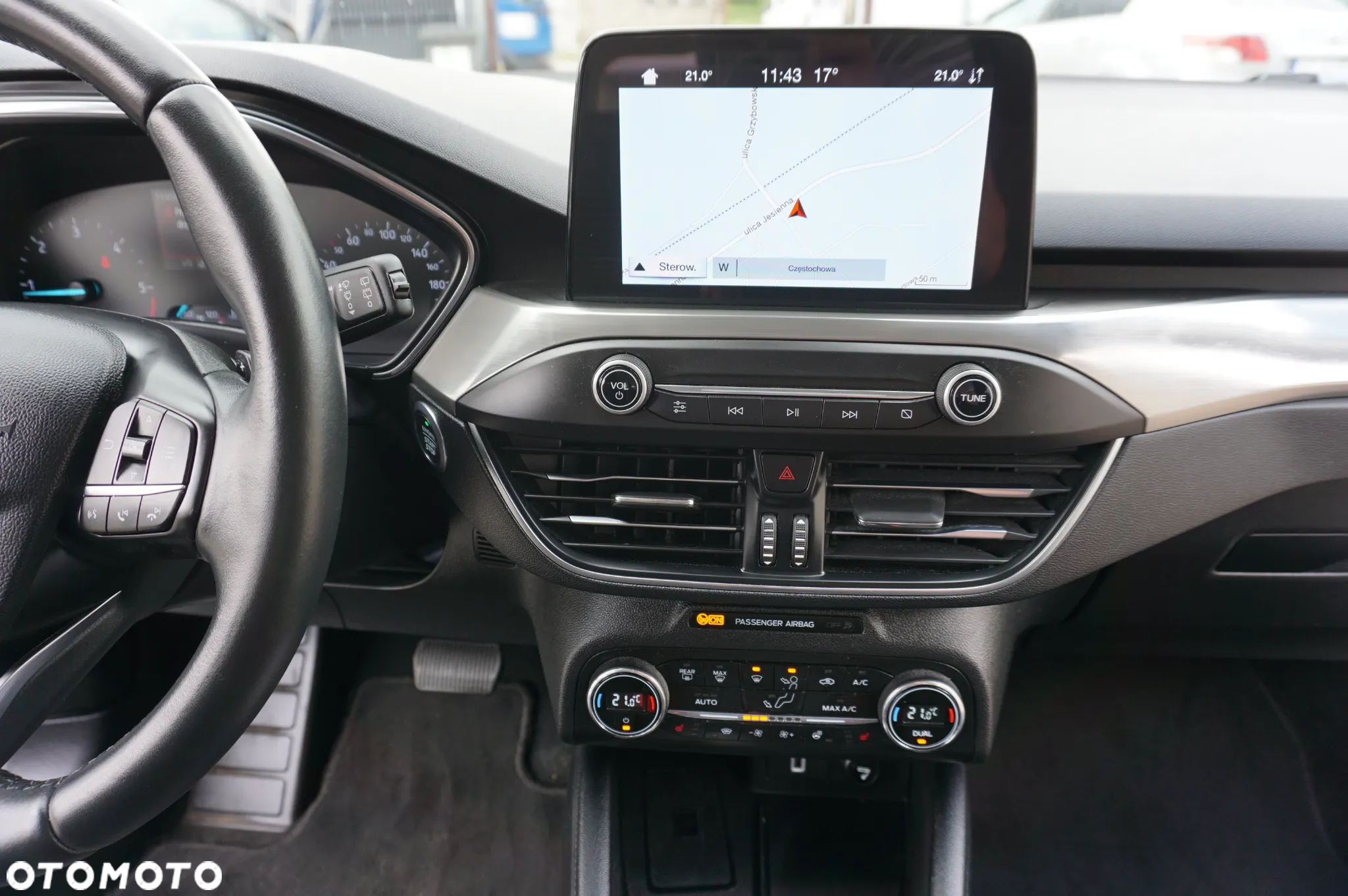 Ford Focus Turnier 2.0 EcoBlue Start-Stopp-System TITANIUM - 33