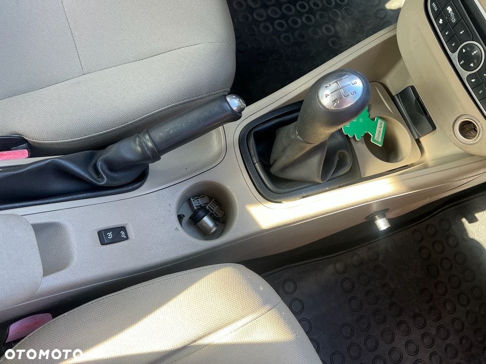 Renault Fluence 1.6 16V Expression - 13