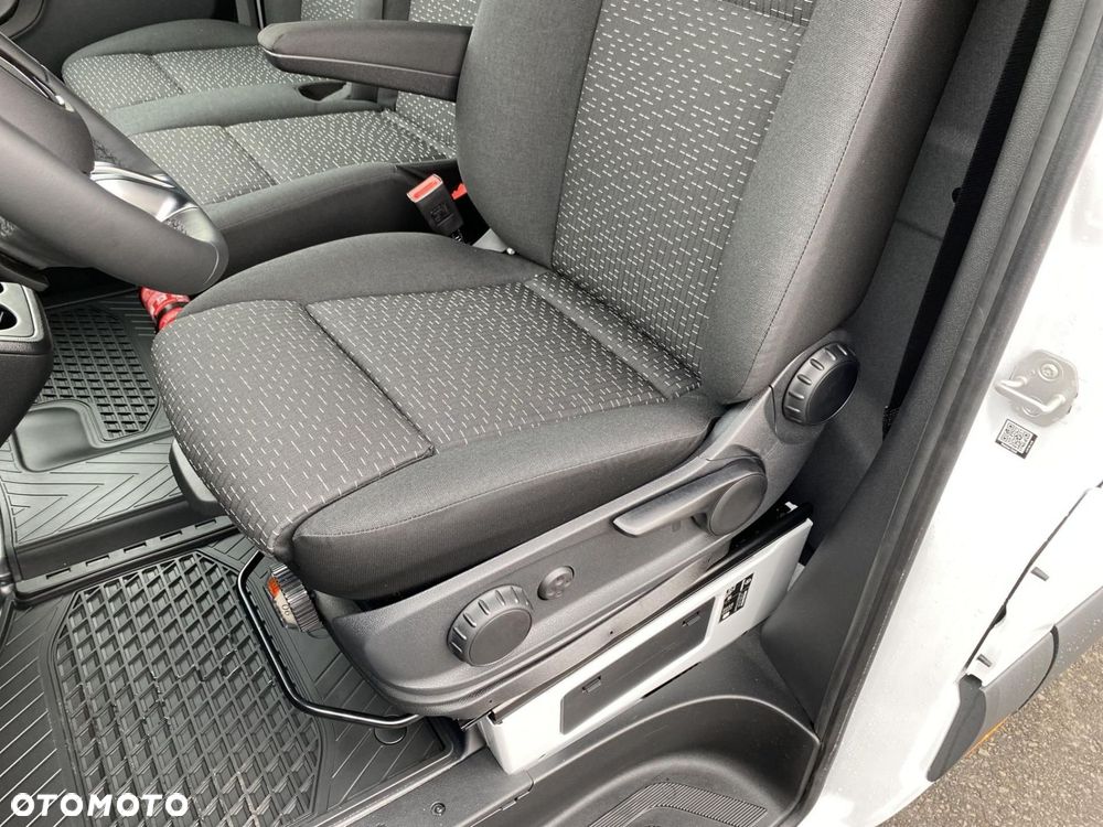 Mercedes-Benz Sprinter - 12