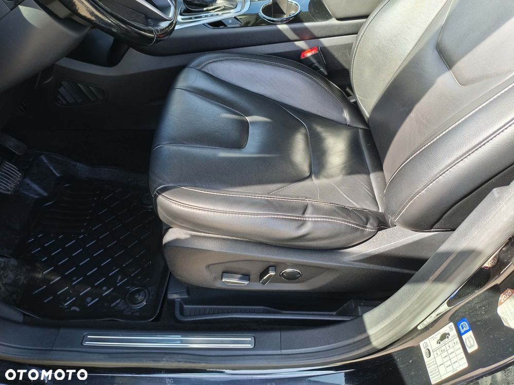 Ford S-Max 2.0 EcoBoost Titanium - 21