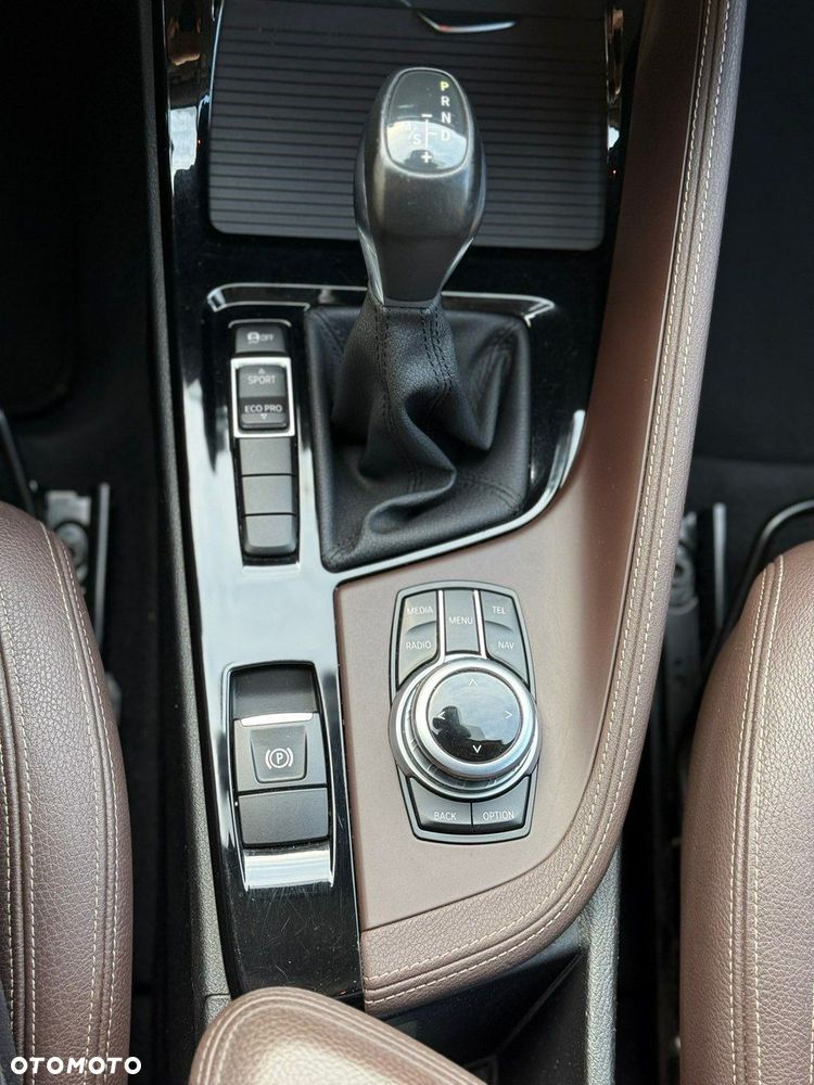 BMW X1 sDrive20i GPF xLine - 30