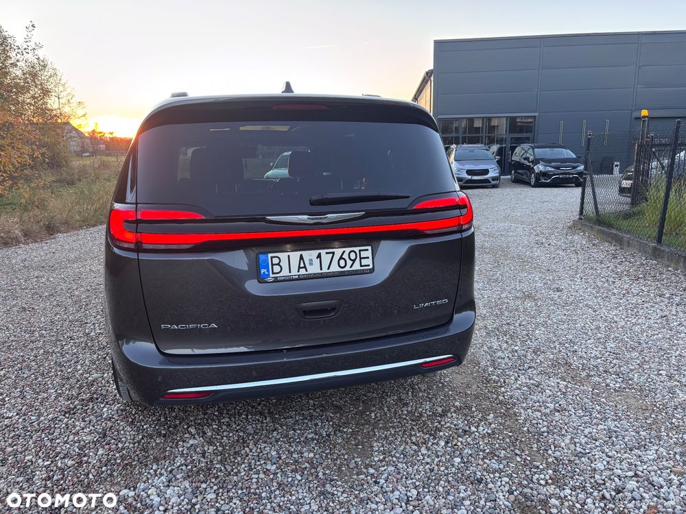 Chrysler Pacifica - 7