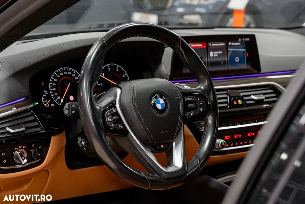 BMW Seria 5 520d Aut. Sport Line - 24