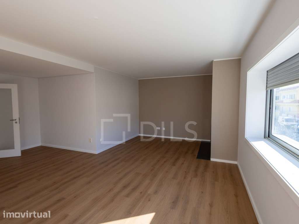 Apartamento T3 renovado com jardim no Cabo Do Mundo - Grande imagem: 3/23