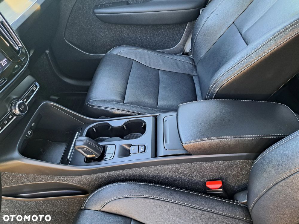 Volvo XC 40 T5 AWD Momentum - 22