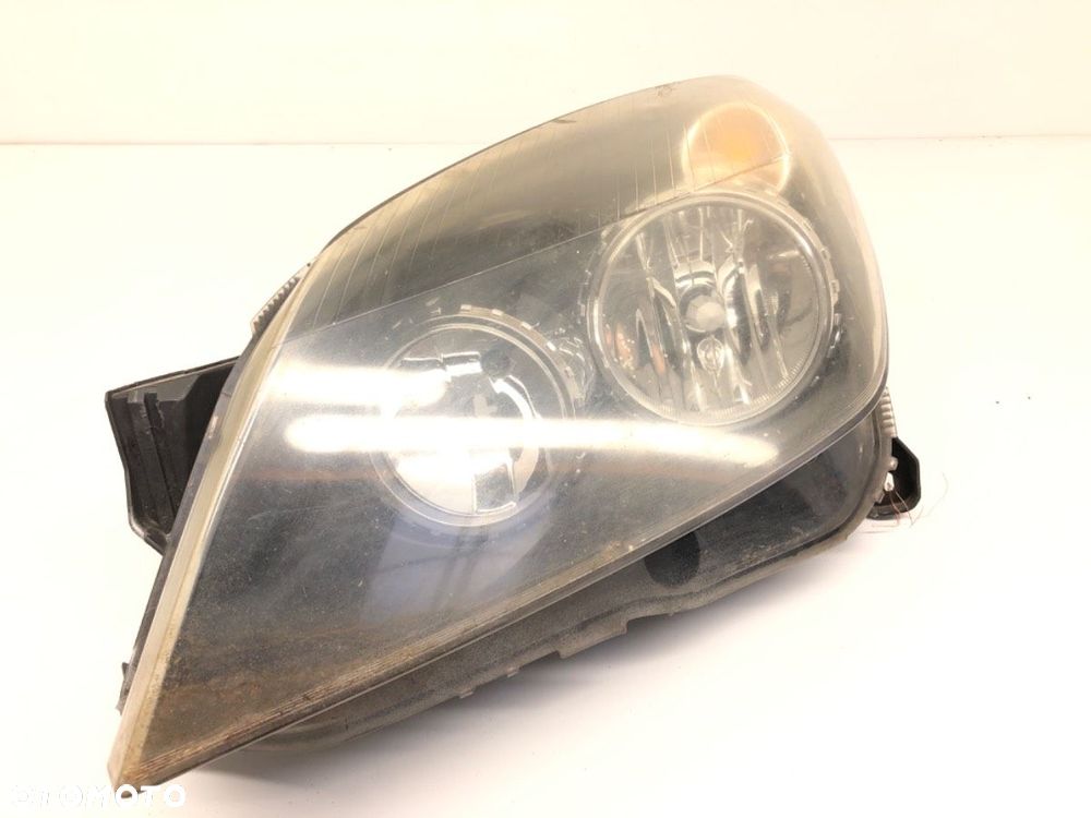 REFLEKTOR LEWY PRZÓD - 229.00 PLN - OPEL ASTRA H Kombi (A04) 2004 - 2014 1.9 CDTI (L35) 88 kW [120 - 3