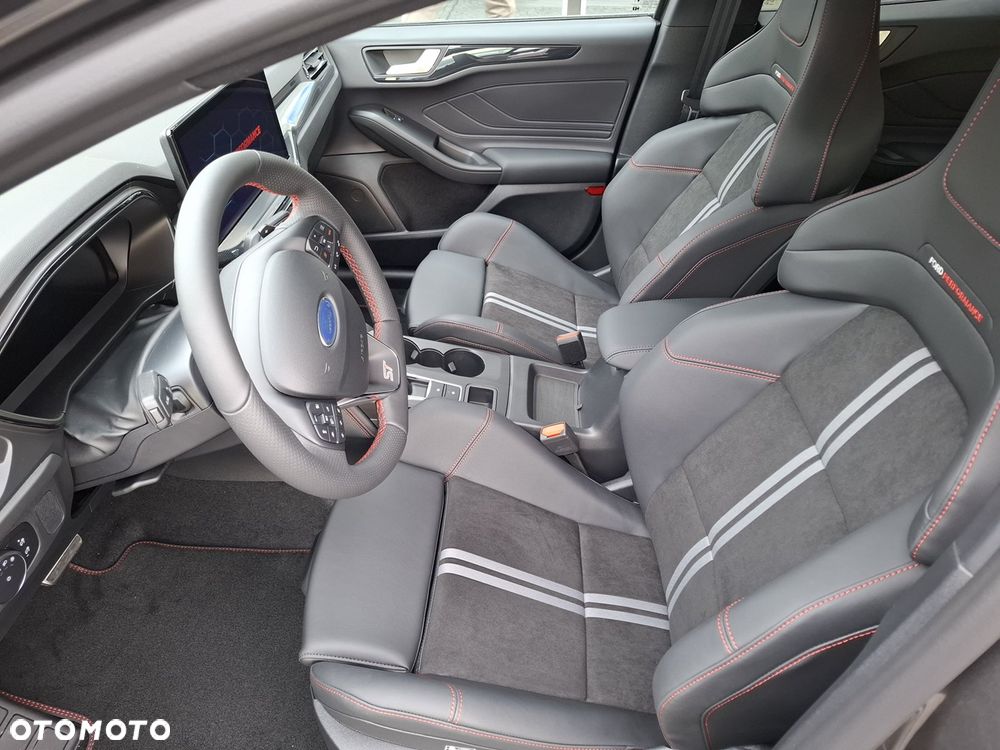 Ford Focus 2.3 EcoBoost ST X - 17