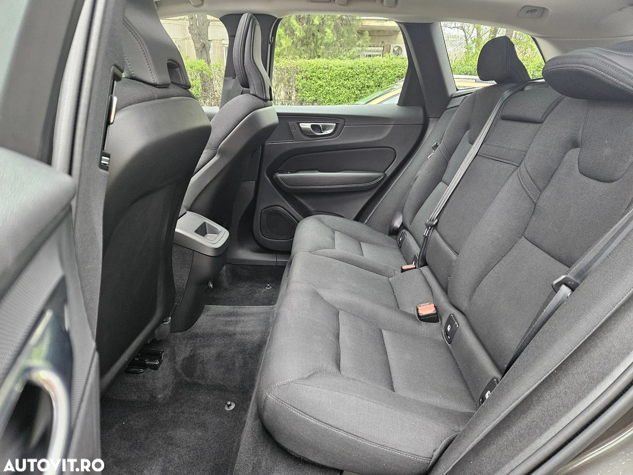 Volvo XC 60 D4 Momentum Pro - 18