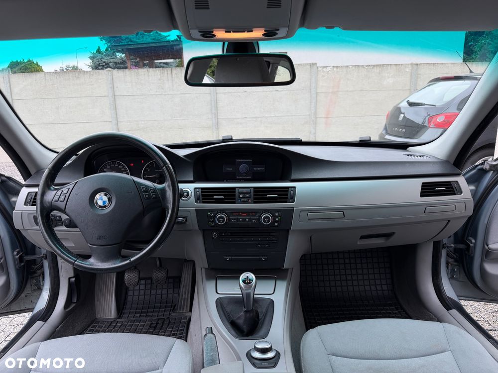 BMW Seria 3 320i - 6