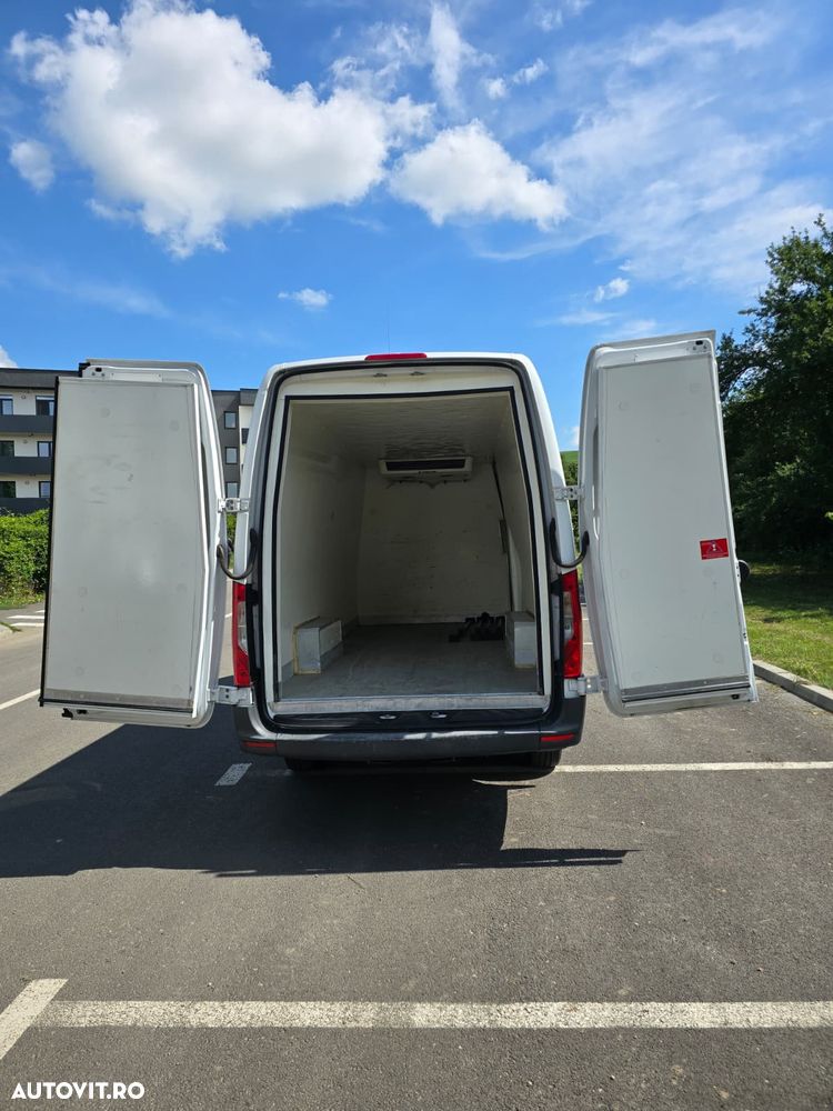 Mercedes-Benz Sprinter - 4