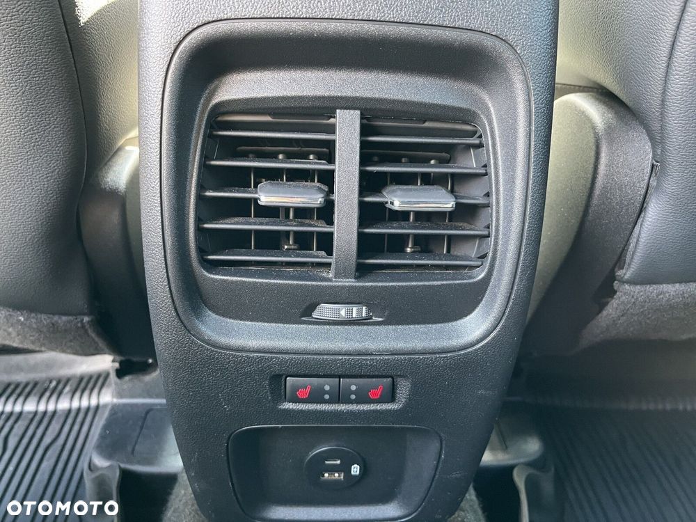 Ford Kuga - 17