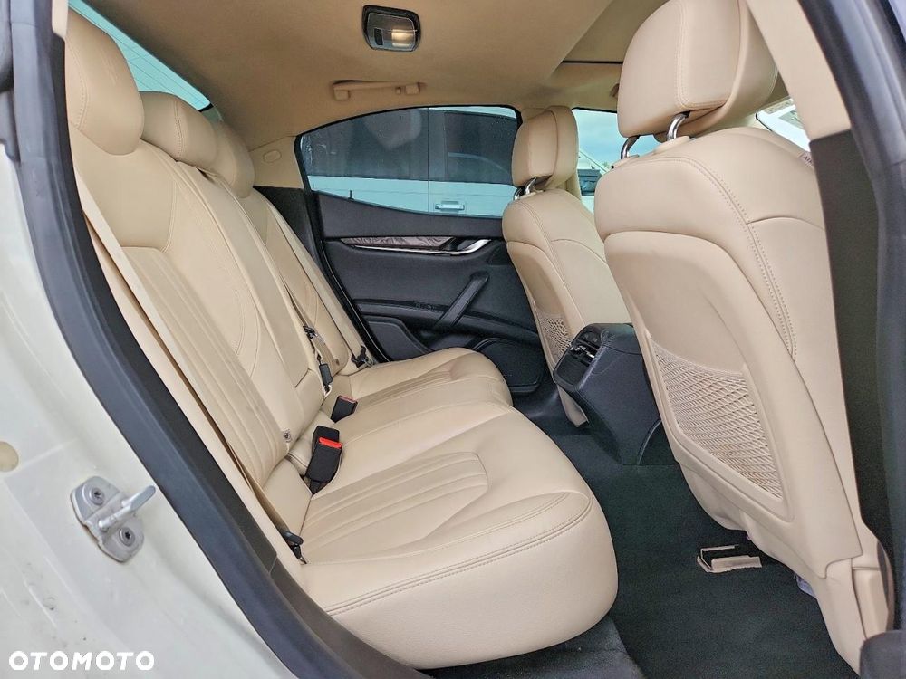 Maserati Ghibli Modena S Q4 - 10