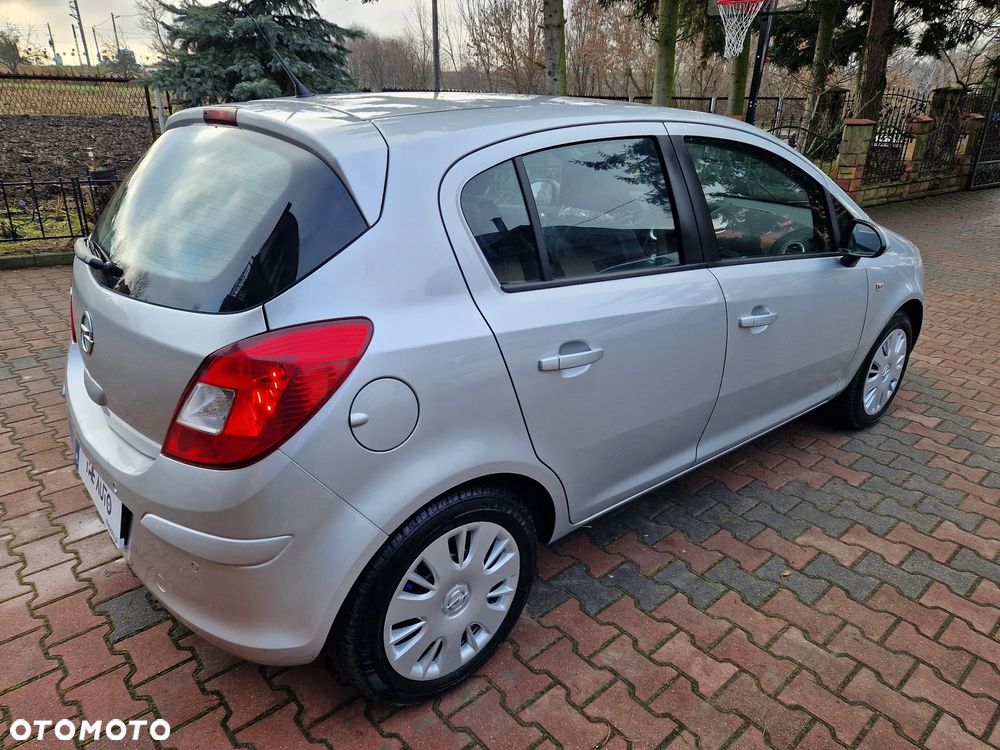 Opel Corsa 1.4 16V Cosmo - 36