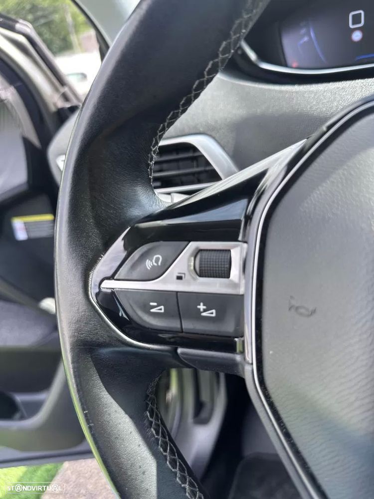 Peugeot 3008 1.2 PureTech Allure Pack - 40