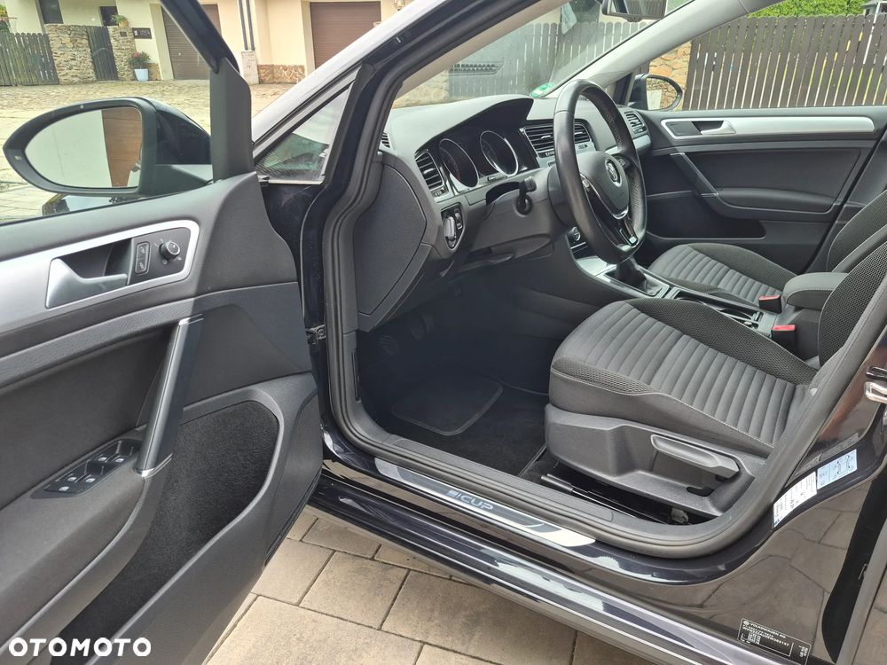 Volkswagen Golf - 19