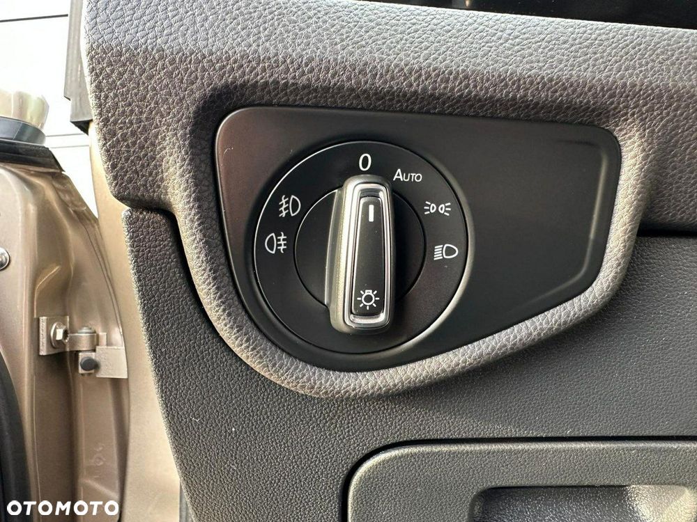Volkswagen Touran 1.4 TSI BMT Highline DSG - 19