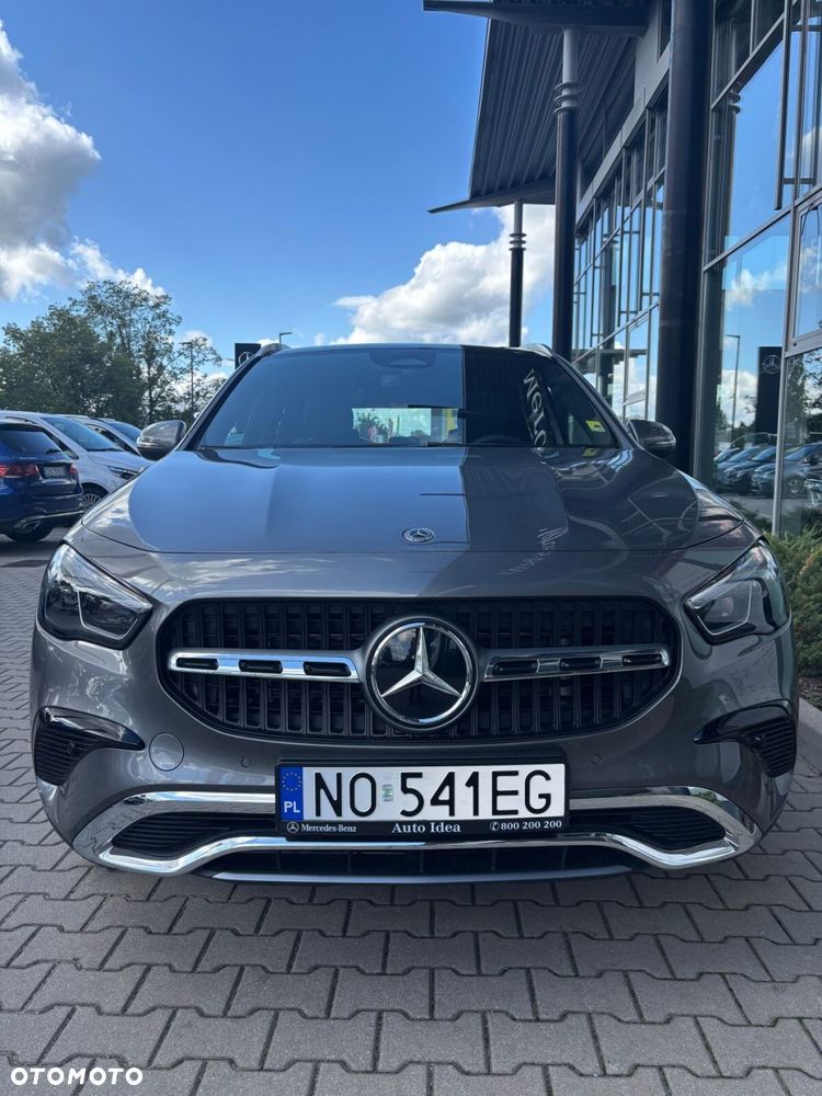Mercedes-Benz GLA - 4