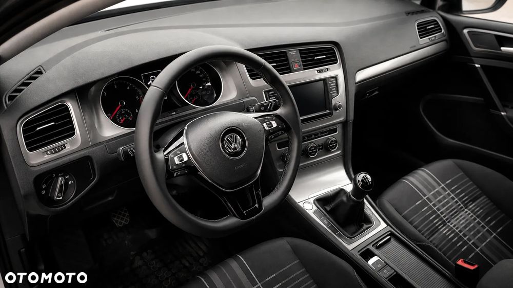 Volkswagen Golf 1.6 TDI BlueMotion Technology Lounge - 9