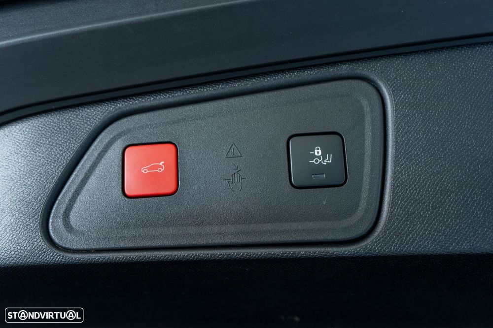 Peugeot 3008 1.2 PureTech Allure Pack EAT8 - 27