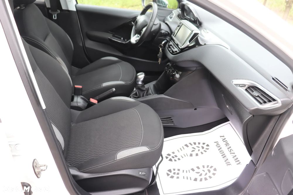 Peugeot 208 82 VTI Allure - 20