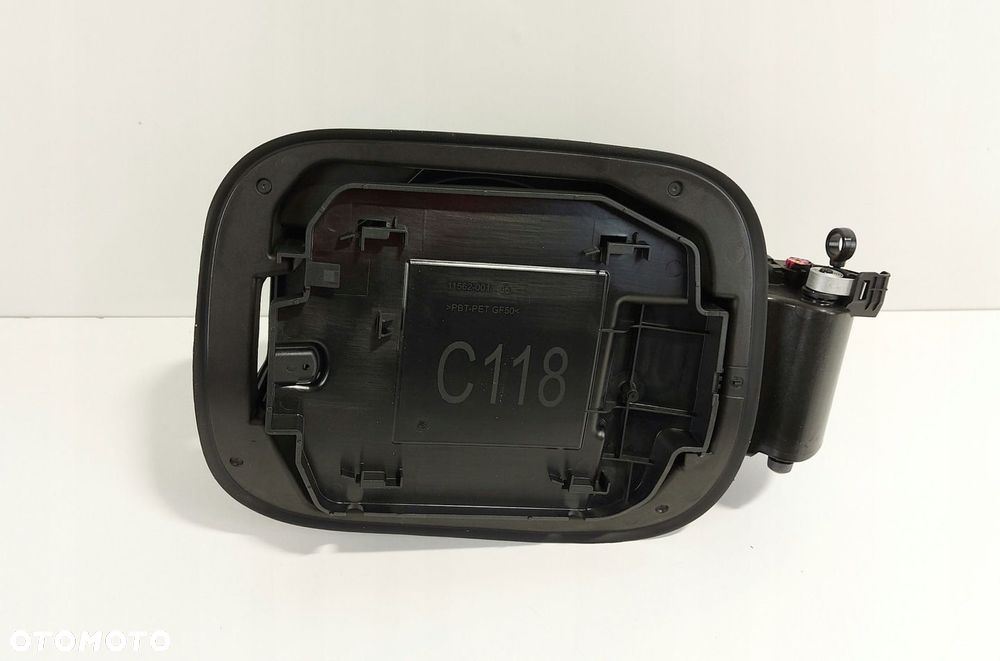 MERCEDES CLA 118 WNĘKA GNIAZDA ŁADOWANIA KLAPKA 371 - 2