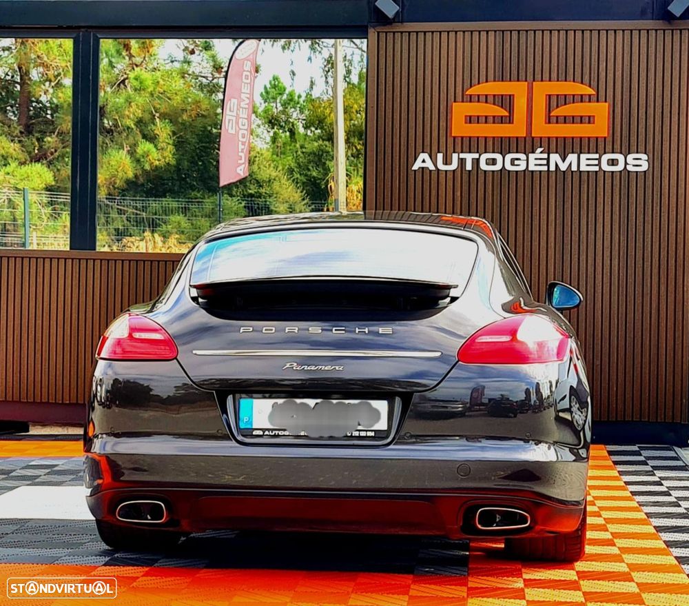Porsche Panamera - 4