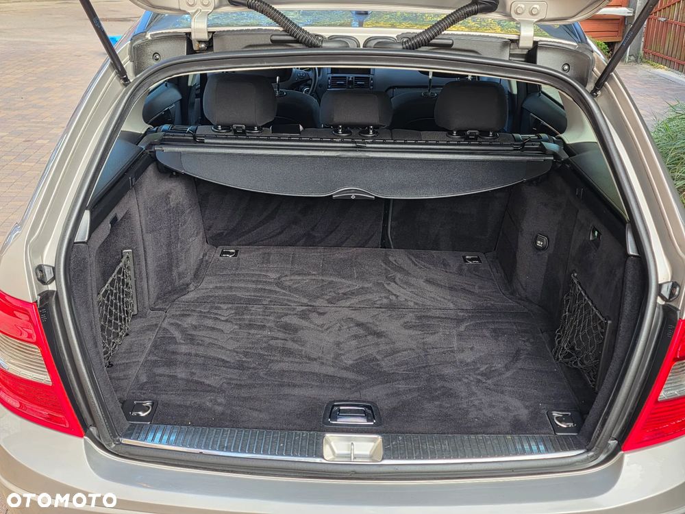 Mercedes-Benz Klasa C 200 (BlueEFFICIENCY) 7G-TRONIC Elegance - 25