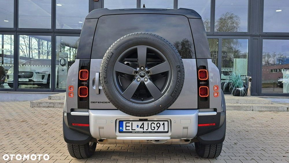 Land Rover Defender - 7