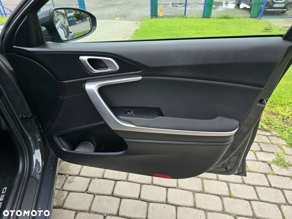 Kia Ceed - 22