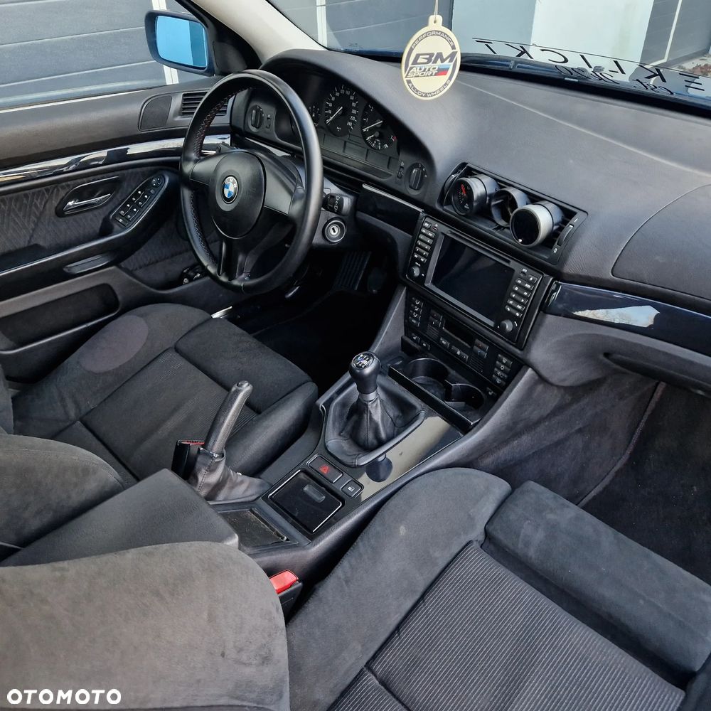 BMW Seria 5 - 32