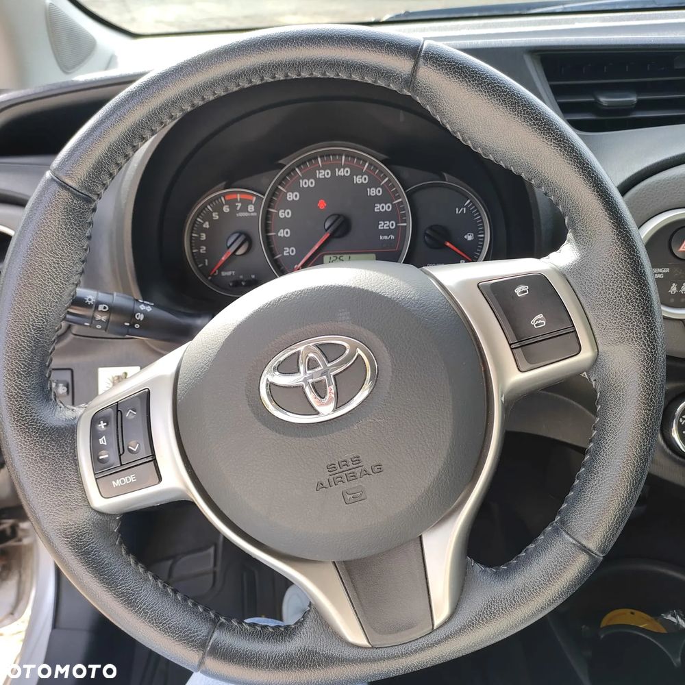 Toyota Yaris - 6