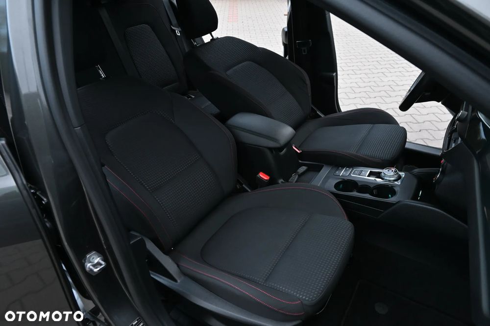 Ford Focus 1.5 EcoBoost ST-Line - 25
