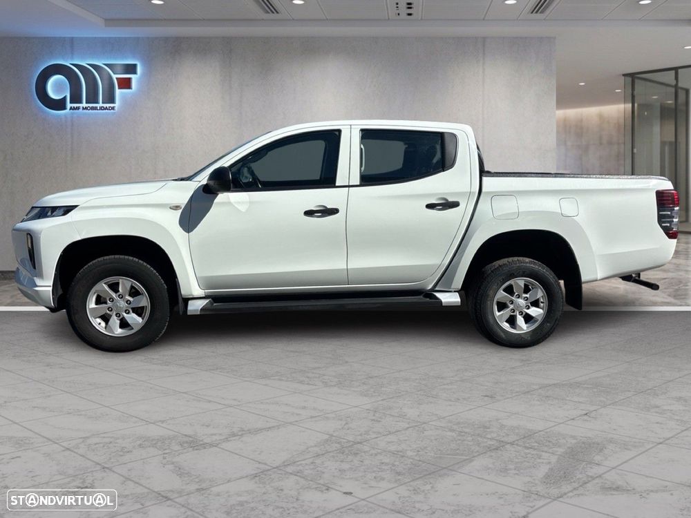 Mitsubishi L200 2.3 DI-D Space Cab Invite Strakar Look 4WD - 4