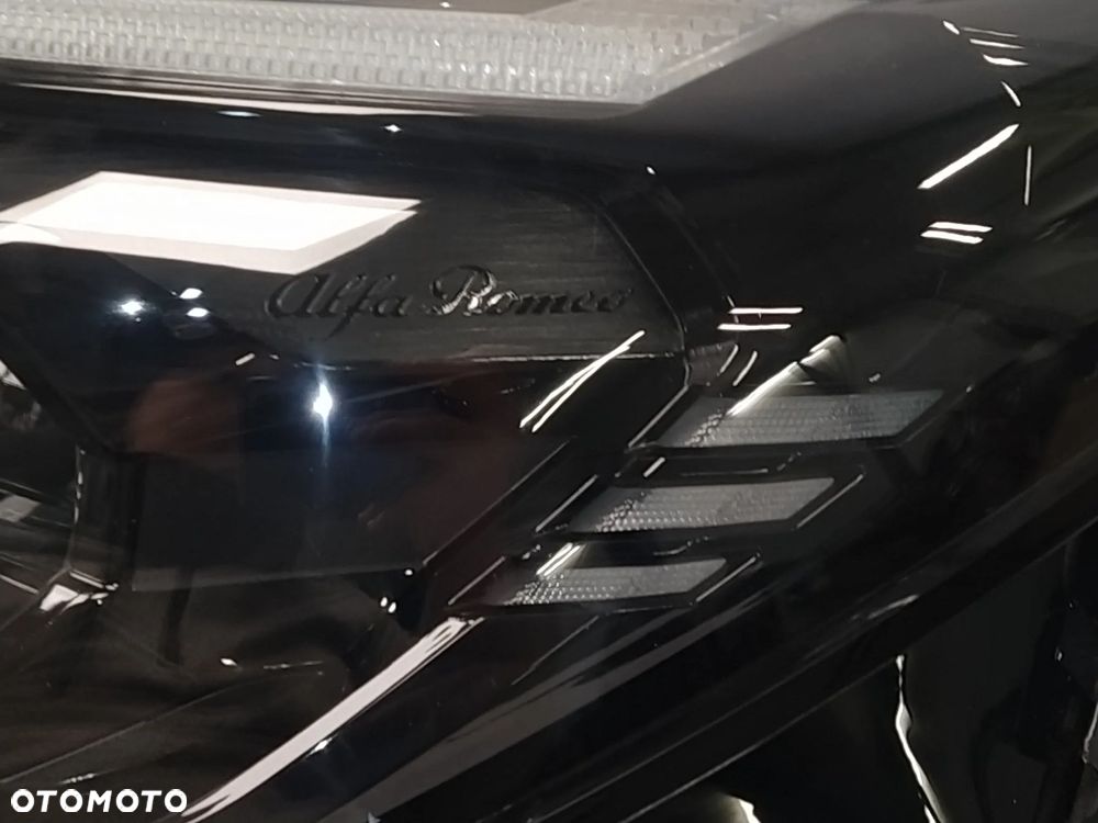 ALFA ROMEO JUNIOR MILANO LAMPA LAMPY REFLEKTOR REFLEKTORY PRZÓD LEWA PRAWA HIGH LED PRZETWORNICE ŚRODEK SZCZOTKOWANA SATYNA NAPIS KOMPLETNE NOWE ORYGINAŁ - 22
