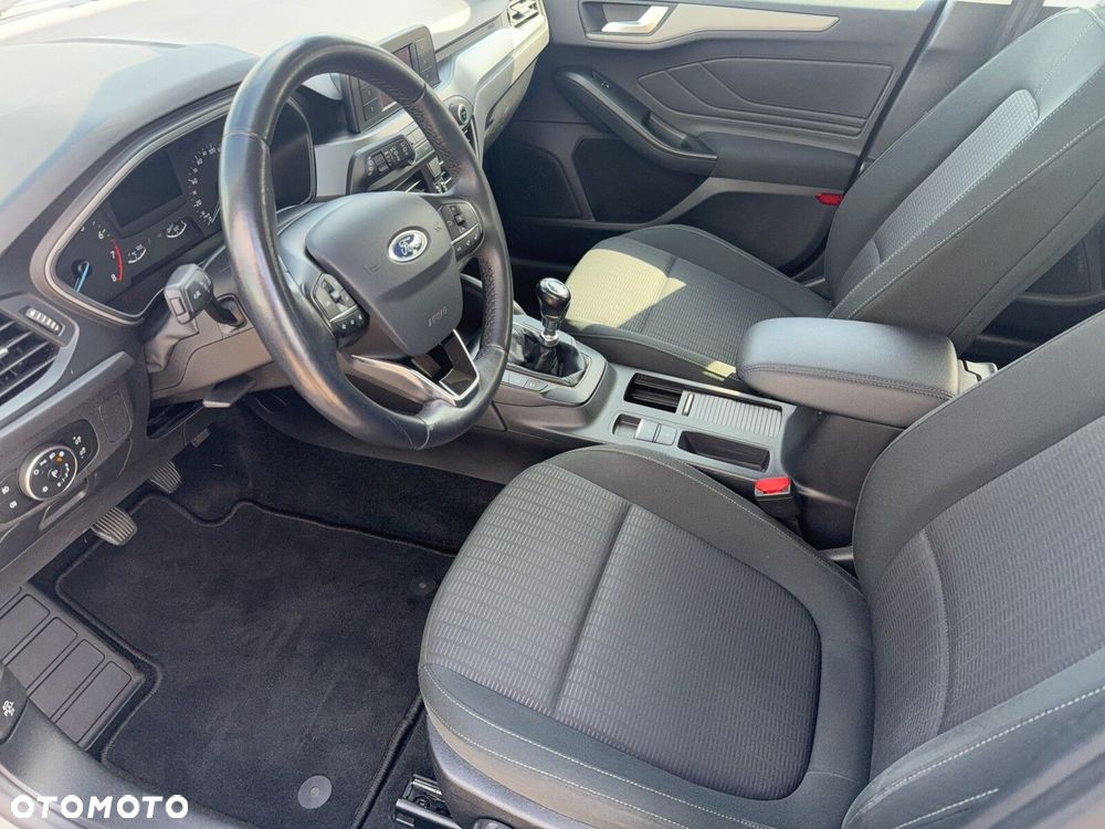 Ford Focus 1.0 EcoBoost Trend - 10