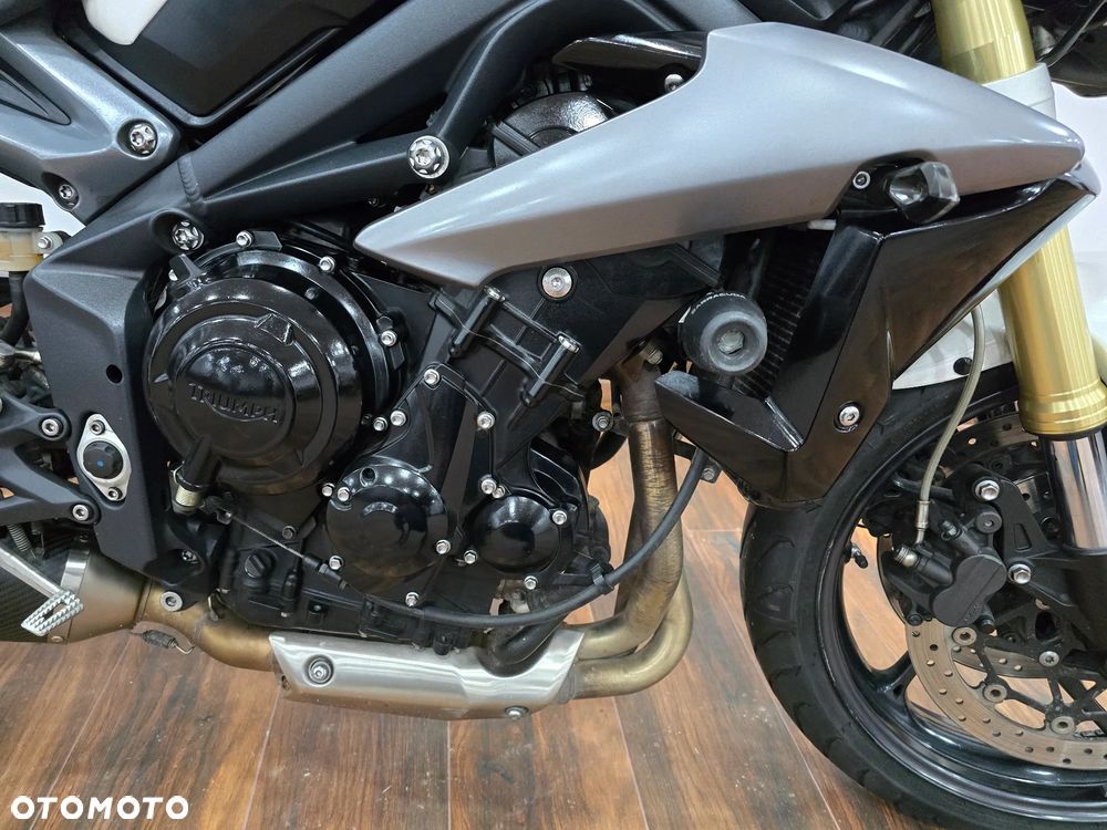 Triumph Street Triple - 23