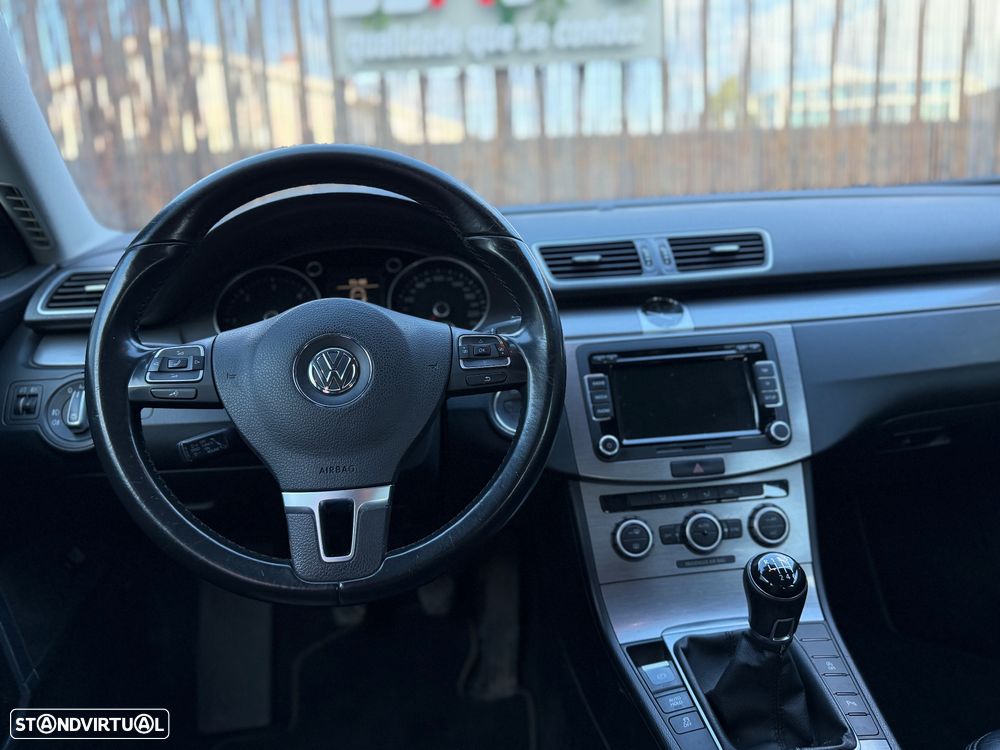 VW Passat 1.6 TDI BlueMotion - 15