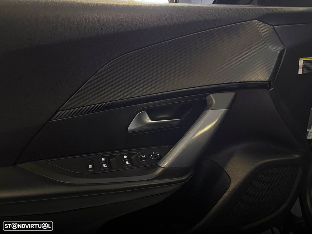 Peugeot 2008 1.2 PureTech Allure Pack EAT8 - 20