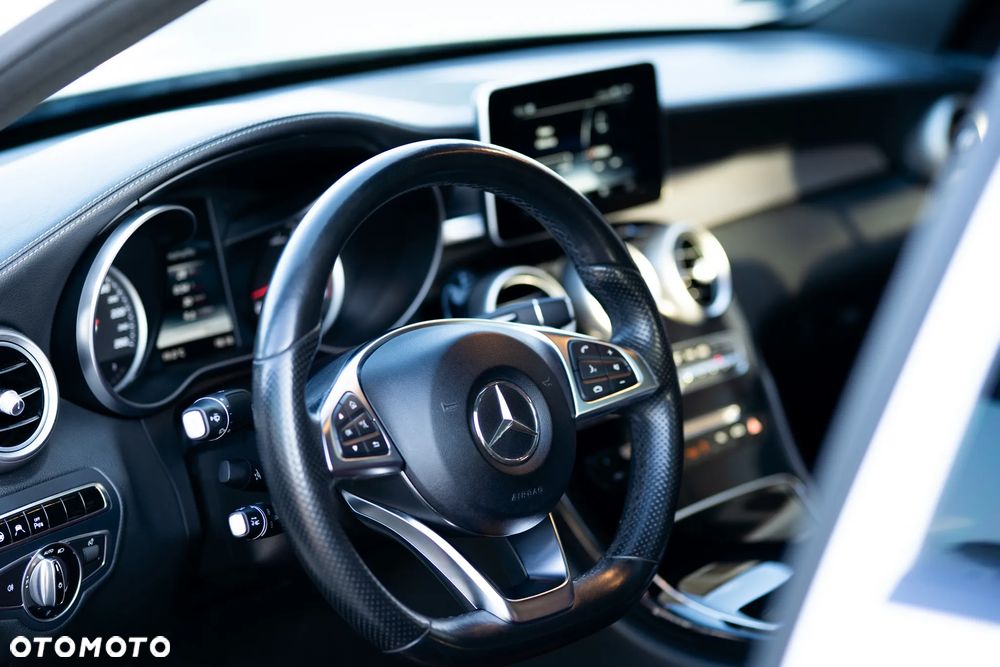 Mercedes-Benz Klasa C 400 4-Matic 7G-TRONIC - 15