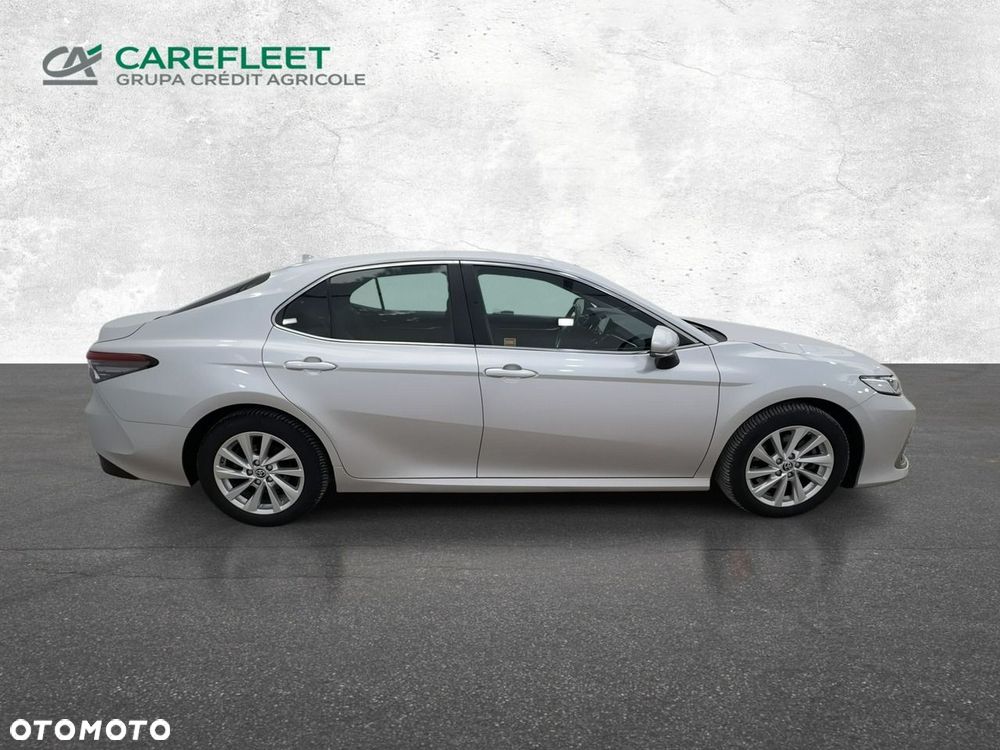 Toyota Camry - 4