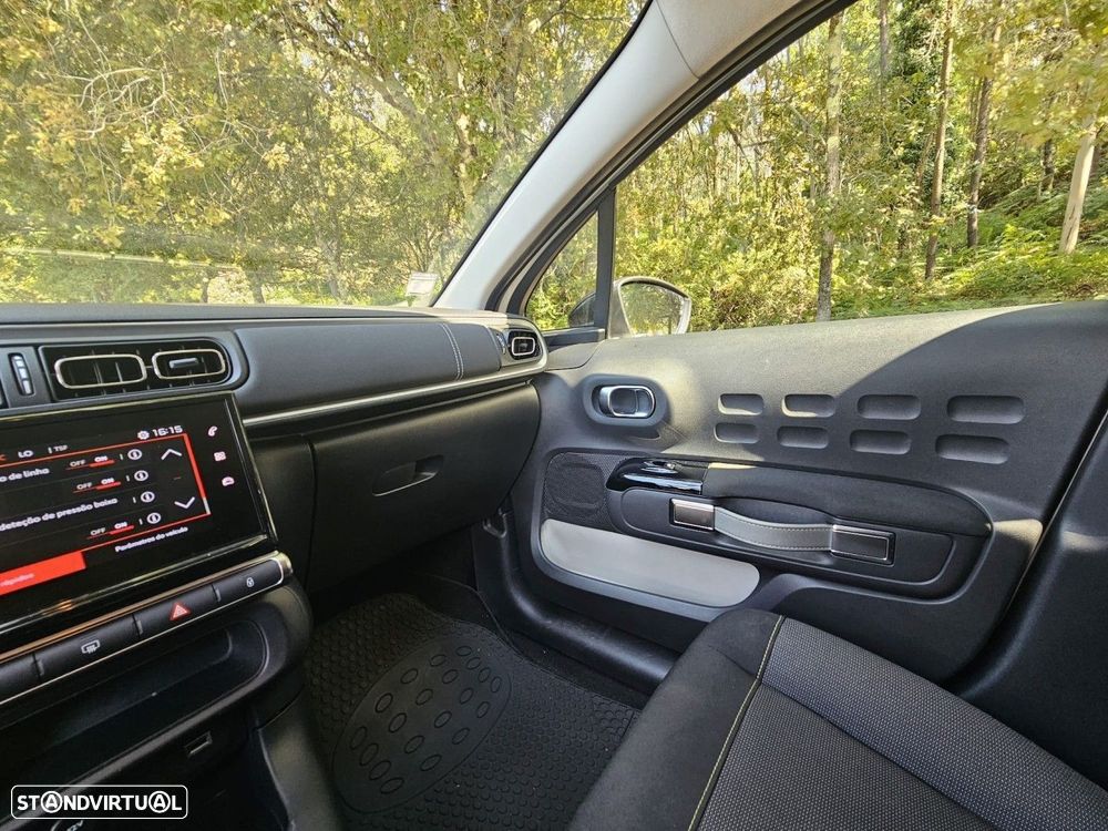 Citroën C3 1.2 PureTech Shine - 16
