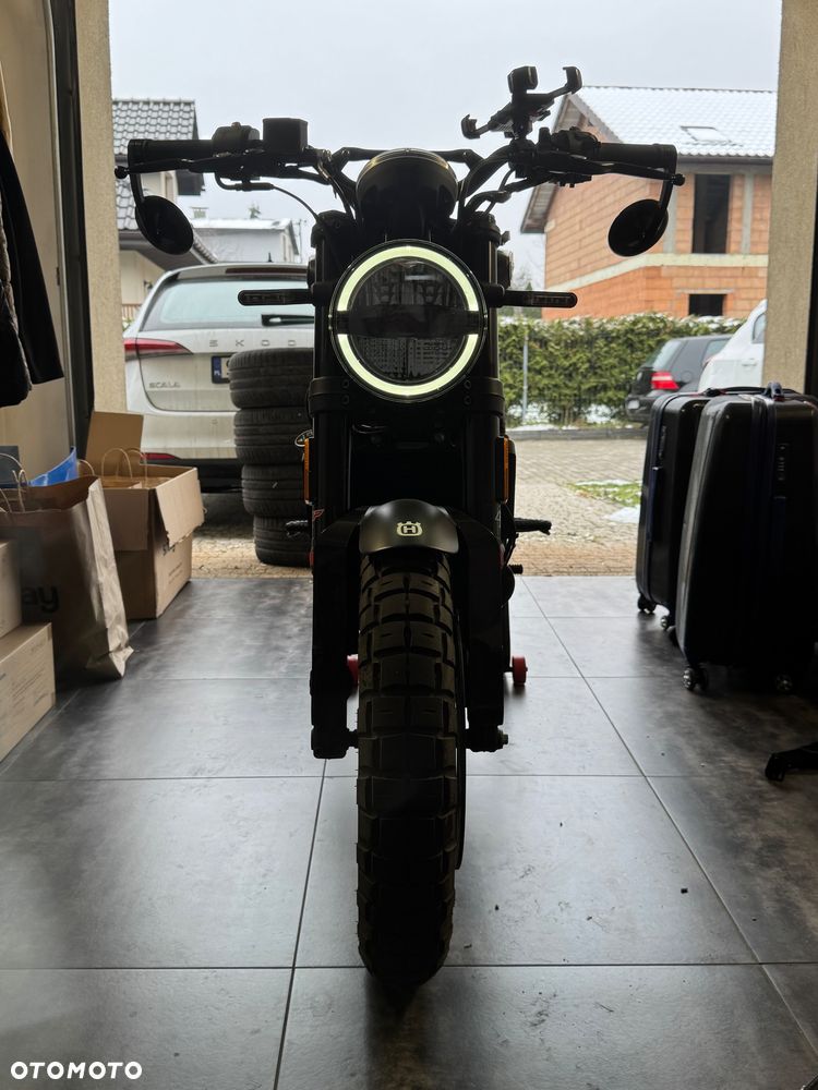 Husqvarna Svartpilen - 5