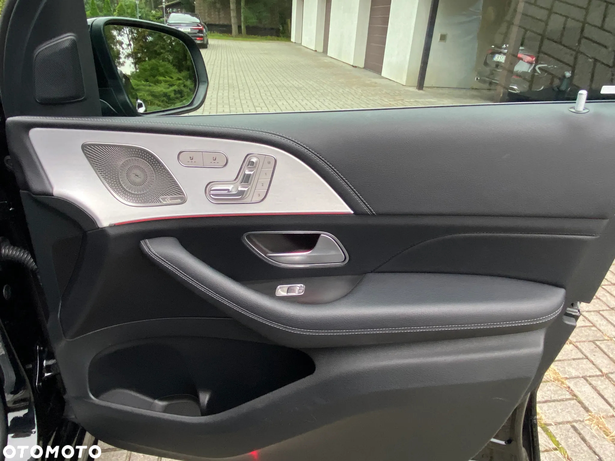 Mercedes-Benz GLE - 24