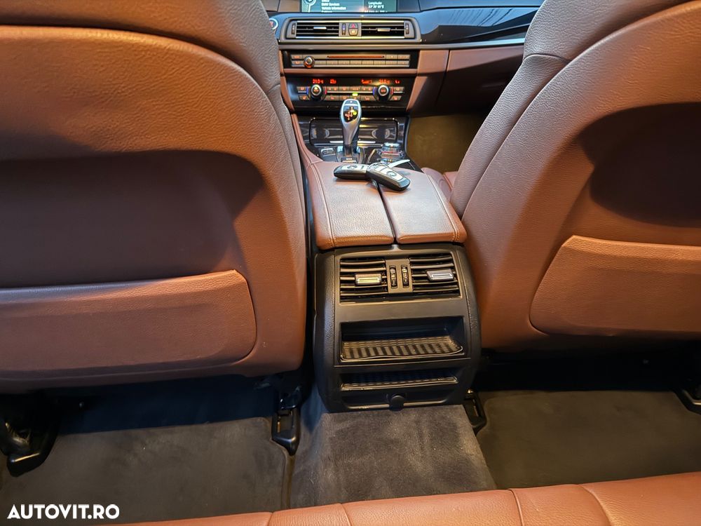 BMW Seria 5 520d Touring Aut. Luxury Line - 11